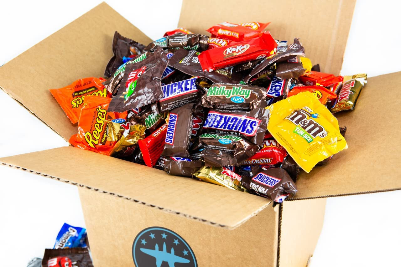 8 Lb Halloween Candy Bulk Chocolate Variety Pack – Fun Size Candies Individually Wrapped for Halloween Treats & Snacks, Bulk Chocolate Candy Mix for Trick-Or-Treat, Gifts for Adults & Kids