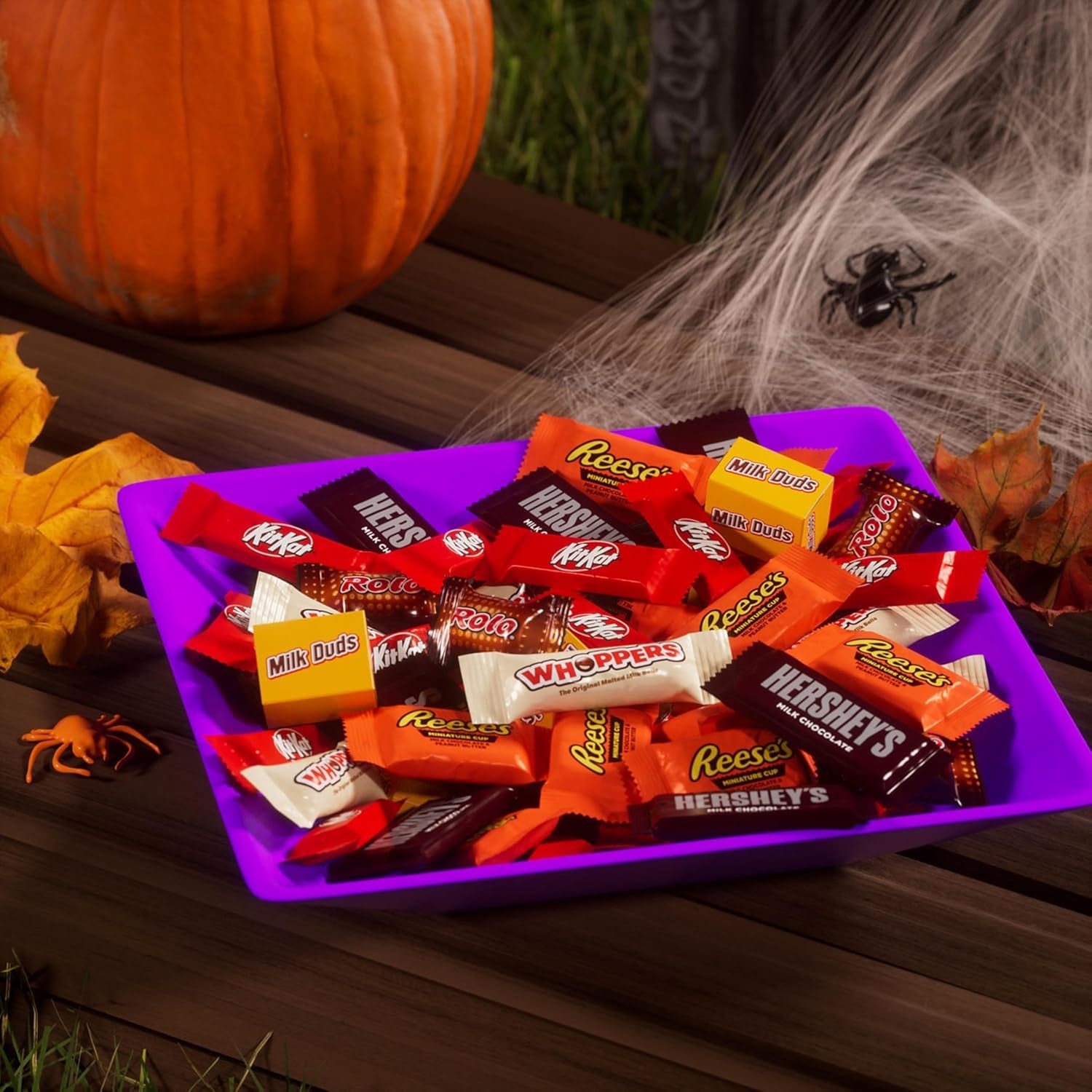 Hershey Miniatures Assorted Flavored, Halloween Candy Bulk Bag, 78.24 Oz (275 Pieces)